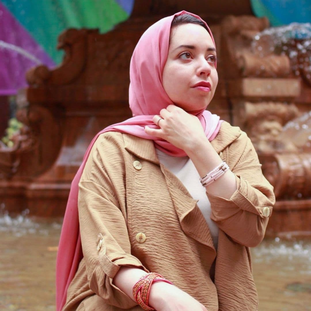 Portrait of photographer and filmmaker Tasnim Hindeyeh